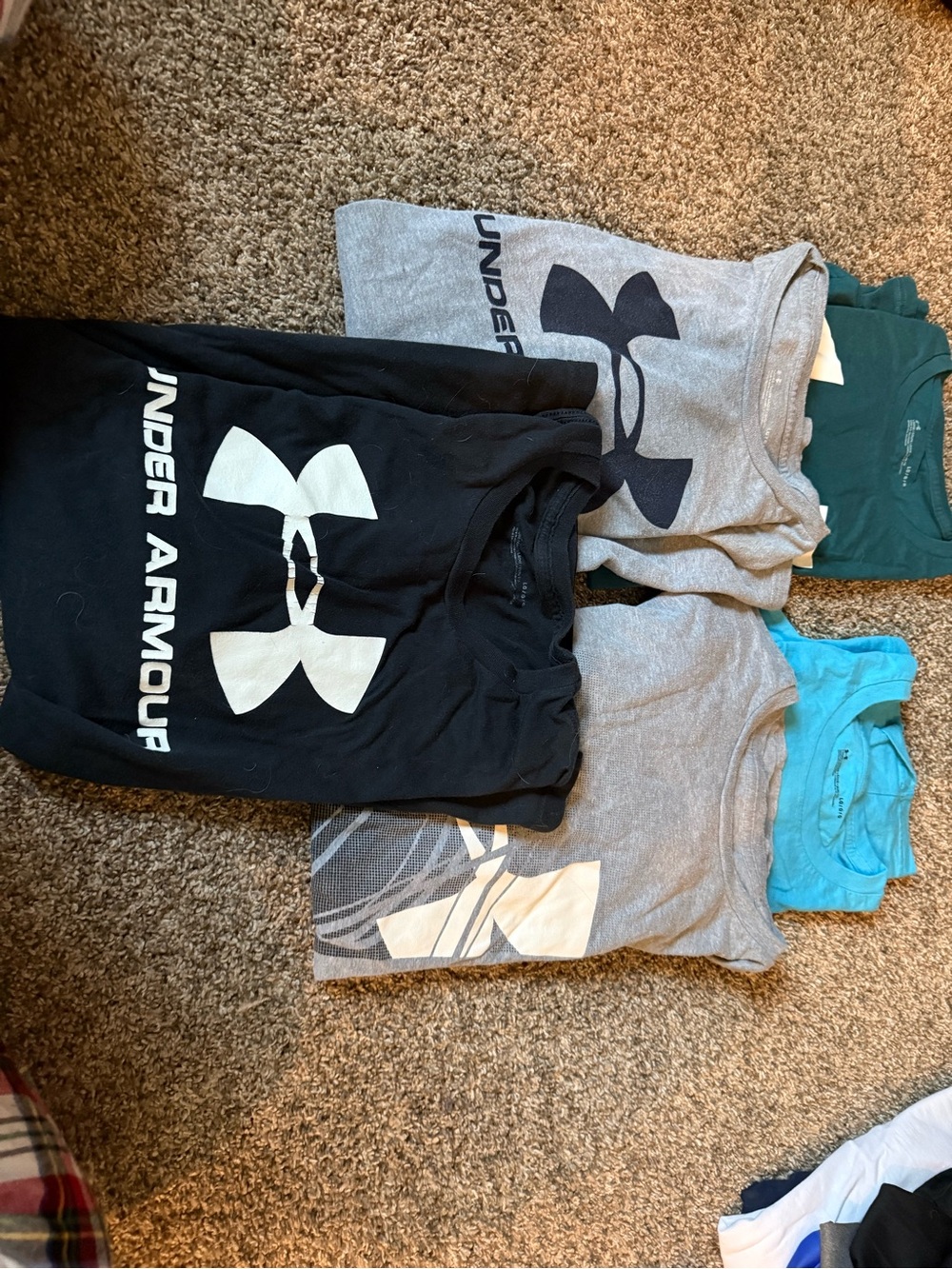 Under Armour Men's Black, Gray, Teal, Turquoise Logo T-Shirts (5 Pack)